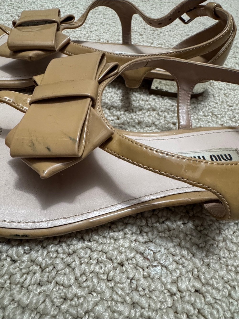 Miu Miu Nude/Tan Patent Leather Bow Thong Sandals - Picture 6 of 16